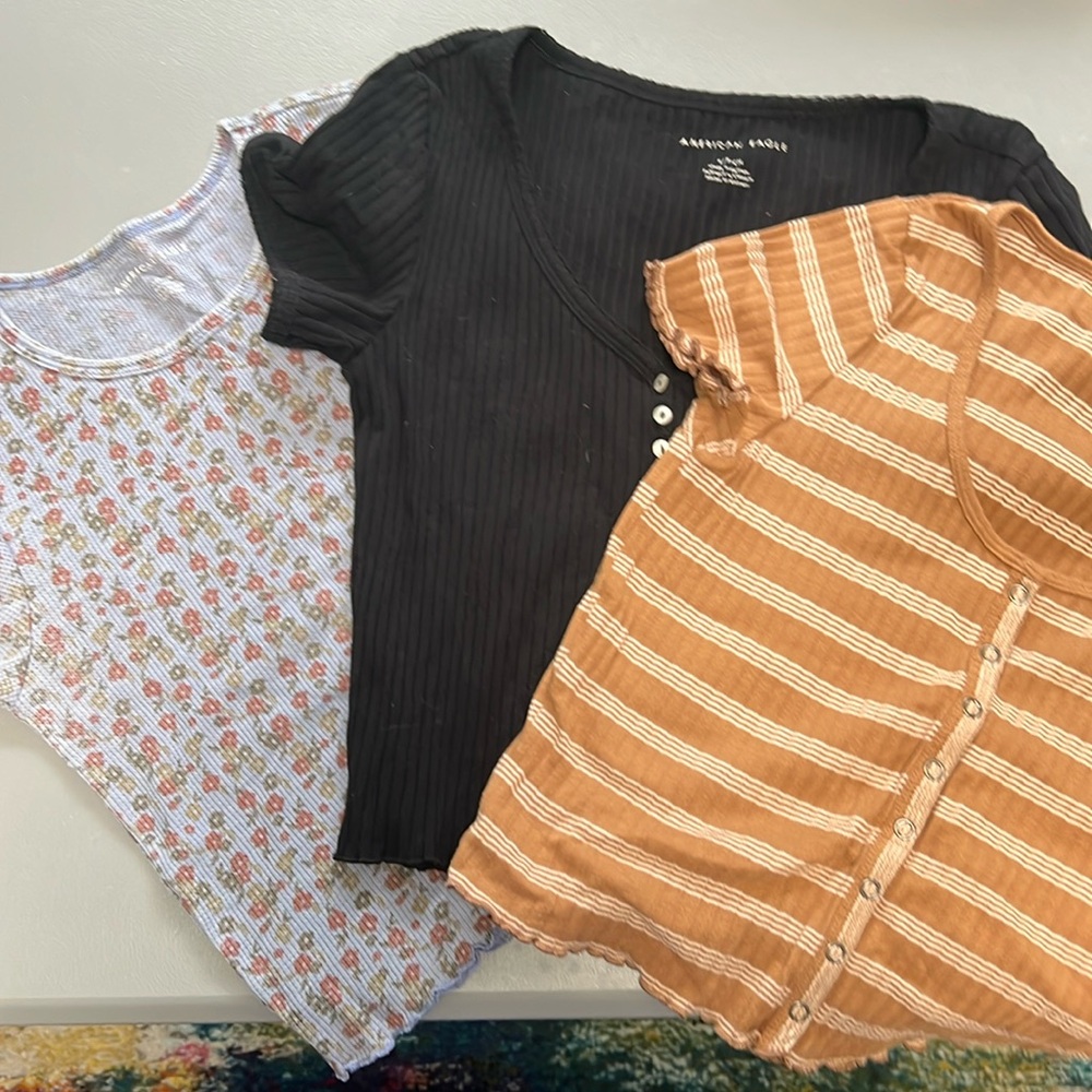 AE ribbed crop tees